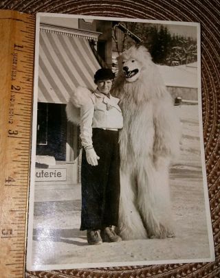 Vtg 1939 Grindelwald Switzerland Photograph Of Woman With A Polarbear
