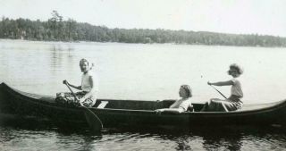 Kj460 Vtg Photo Three Women Paddling Canoe C 1930 
