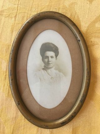 Vtg Victorian Antique Cabinet Card Photo Of Victorian Woman In Oval Metal Frame
