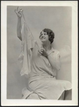 1920s Jazz - Age Flapper Holds Nightie Women 