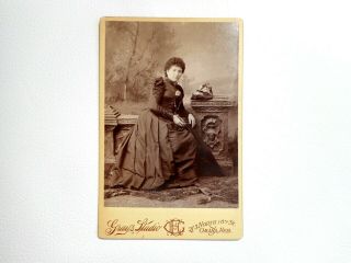 C 1880s North Omaha Cabinet Card Woman Gray’s Studio Umbrella Portrait Hat Dress