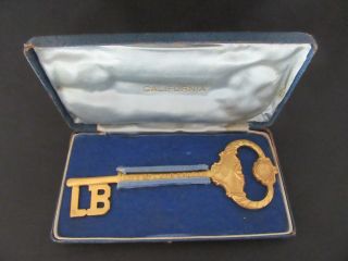 Gold Key To The City Of Long Beach Ca California In Display Case (b3)
