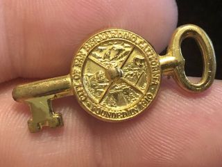 Vintage Key To The City Of San Bernardino California Gold Key Lapel Pin S5