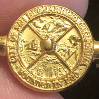 Vintage Key to the City of San Bernardino California Gold Key Lapel Pin s5 3