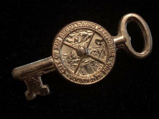 Vintage Key to the City of San Bernardino California Gold Key Lapel Pin s5 5