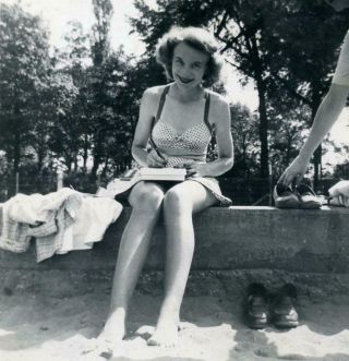Q844 Vtg Photo Pretty Bathing Swim Suit Woman,  Book C 1930 