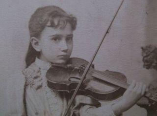 CDV Lovely Young Girl Playing the Violin Long Hair Gilt Edges Wien Austria 3