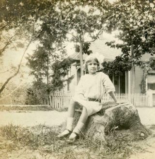 Nt61 Vtg Photo Sunny Girl Big Bow On Rock,  Picket Fence Neighborhood C 1900 