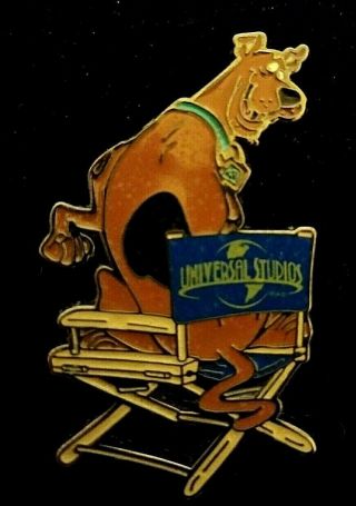 Universal Studios Scooby Doo Sitting In Directors Chair Pin