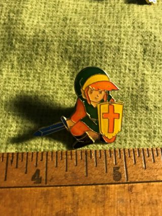 " Link " Legend Of Zelda Nintendo 1988 Lapel Hat T - Shirt Pin Rare Vintage