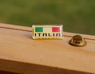 Italia Flag Italy 7/8 " Gold Tone Metal & Enamel Lapel Pin Pinback