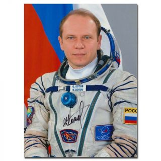 Cosmonaut Oleg Kotov Rare Handsigned 8x10 Glossy Portrait - 7h6
