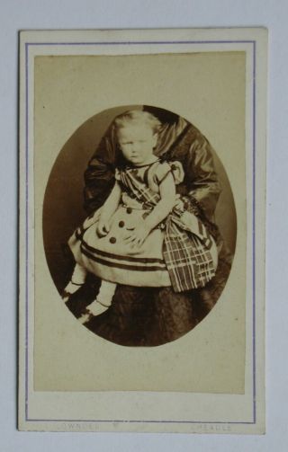 Cdv.  Portrait Of A Young Girl.  J.  Lowndes,  Cheadle,  Staffordshire 1870s