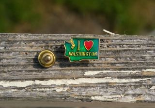 I Heart Washington State Love Metal & Green Enamel Lapel Pin Pinback