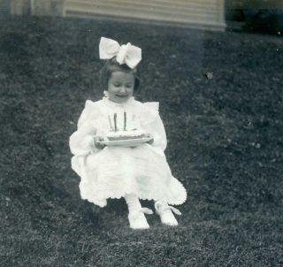 Aa80 Vtg Photo Little Girl Big Bow Holding Her Birthday Cake C 1907