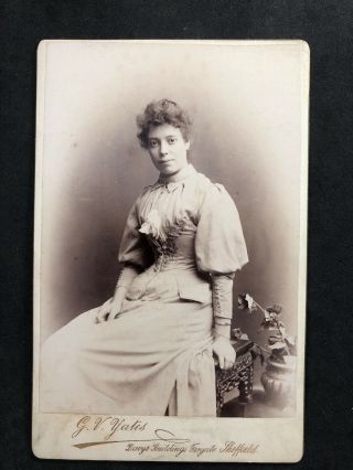 Victorian Photo: Cabinet Card: Elegant Young Lady: Yates: Sheffield