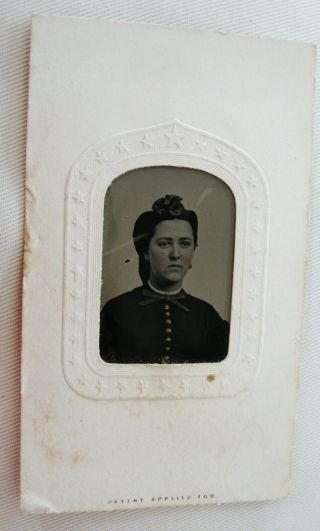 TINTYPE PHOTO OF A LOVELY YOUNG WOMAN WEARING A HAIR ORNAMENT & PRETTY DRESS 2