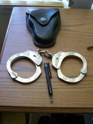 Vintage Hand Cuffs Chief Of Police Double Lock Pen Pocket Key Bucheimer Holster