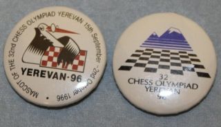 Set Of 2 Badges (pins) " 32nd Chess Olympiad In Yerevan - 1996»