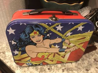 Wonder Woman Lasso And Stars Tin Tote/lunch Box