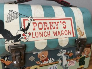 Vintage 1959 Porky ' s Lunch Wagon Bugs Bunny Daffy Thermos Lunch Box Loony Tunes 2