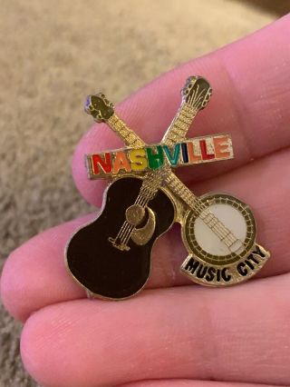Vintage Nashville Tennessee Music City Guitar Lapel Pin (cc)