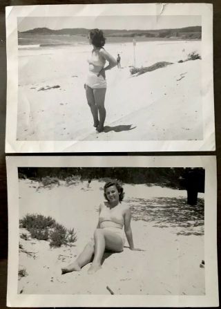 2 Vintage Old 1950s Photos Of Women At Beach In Swimsuits Bathing Suits
