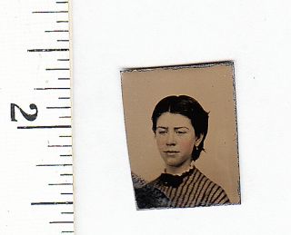 Civil War Era Miniature Gem Tintype Photo.  Pretty Young Woman.  585t