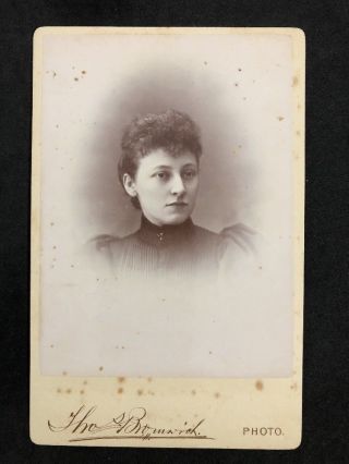 Victorian Photo: Cabinet Card: Pretty Lady: Bromwich: Bridgnorth Kidderminster