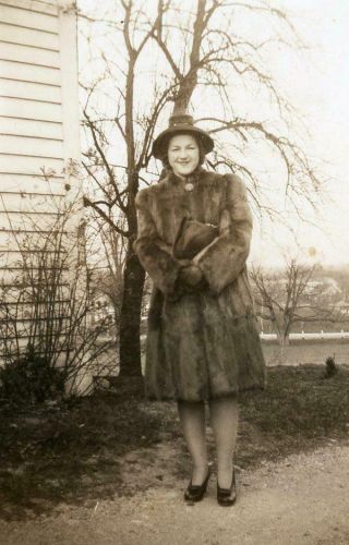 Kj271 Vtg Photo Woman In Fur Coat C 1940 