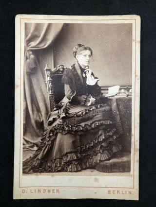 Victorian Photo: Cabinet Card: Pretty Young German Lady: Lindner: Berlin