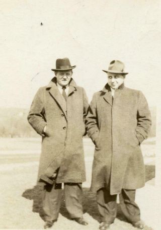 F499 Vtg Photo Men In Trench Coats And Fedoras C 1930 