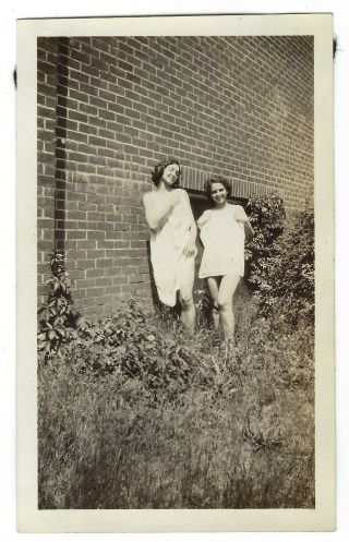 1930s Sunbathing.  Vintage Snapshot Photo Of 2 Young Women Showing Leg
