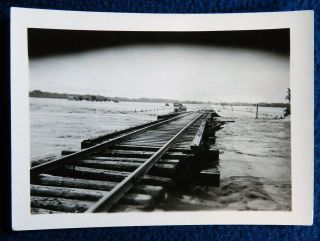 Vtg 1930s Photo Snapshot 1935 Superior Nebraska Flood Santa Fe Railroad Bridge