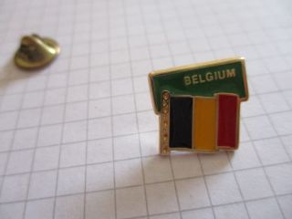 Belgian Flag Vintage Lapel Pin Badge Us7