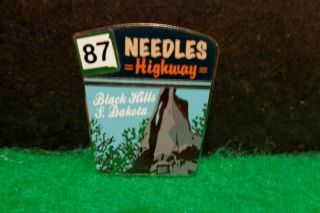 Needles Highway Black Hills S Dakota 87 Souvenir Travel Lapel Hat Pin