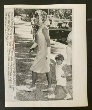 1963 Jacqueline Jackie Kennedy W Jfk Jr Easter Ap Newswire Press Photo