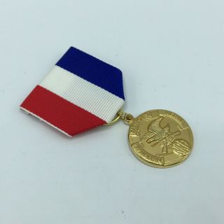 Vintage NRA National Patriot ' s Medal USA Red White Blue Ribbon Eagle Pin In Case 5