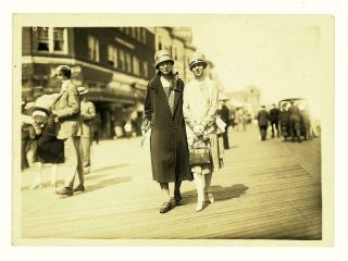Flapper / Jazz Age Women At Atlantic City Boardwalk Nj 1927 Vintage 5x7 Photo