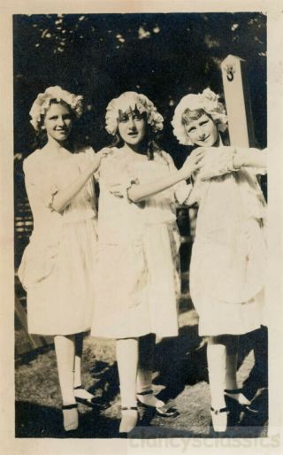 1920 Three Pretty Little Maids All In A Row Triplets ?