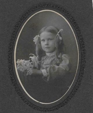 Cabinet Card Photo Cab75 Pretty Young Girl W/ Ribbon In Hair Posing W/ Flower