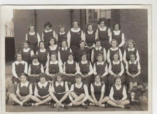 Old Vintage Photo School Class Girl Children Pinafore Dress Southgate F2