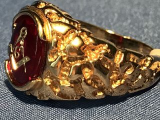 MASONIC LODGE RING RED OVAL STONE 18K HGE GOLD NUGGET STYLE SIZE 12 USA MADE,  3 3