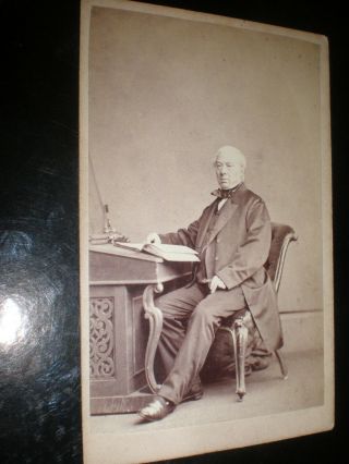 Cdv Old Photograph Man Book By Macnab At Glasgow C1860s Ref 507 (3)