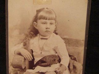 Horton Bros Providence Ri Antique Cdv Portrait Little Girl With Solemn Face
