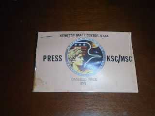 Vintage Apollo 17 Press Pass