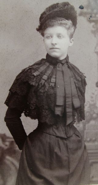 Cabinet Photo Portrait Lovely Young Woman In Fancy Lace Capelet & Hat