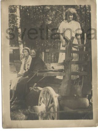 1930s Family Three Women Wood Cart Granny Mom Daughter Girl Soviet Vintage Photo