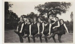 Old Photo Humour Young Women Fashion School Girl Pinafore Dress Uniform W3