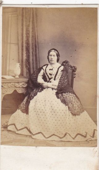 Antique Cdv Photo - Seated Lady.  Long Dress.  Poole Studio